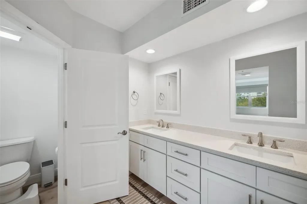 960 Starkey Road Largo FL 33771