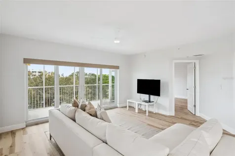960 Starkey Road Largo FL 33771