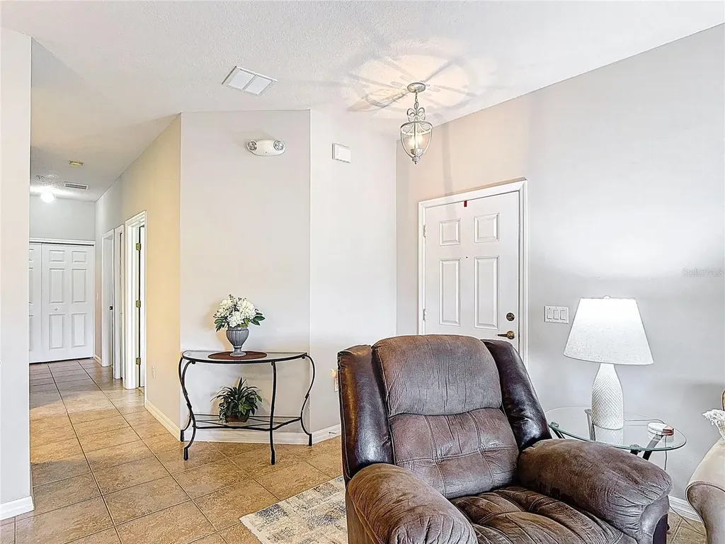 2833 Oakwater Drive Kissimmee FL 34747
