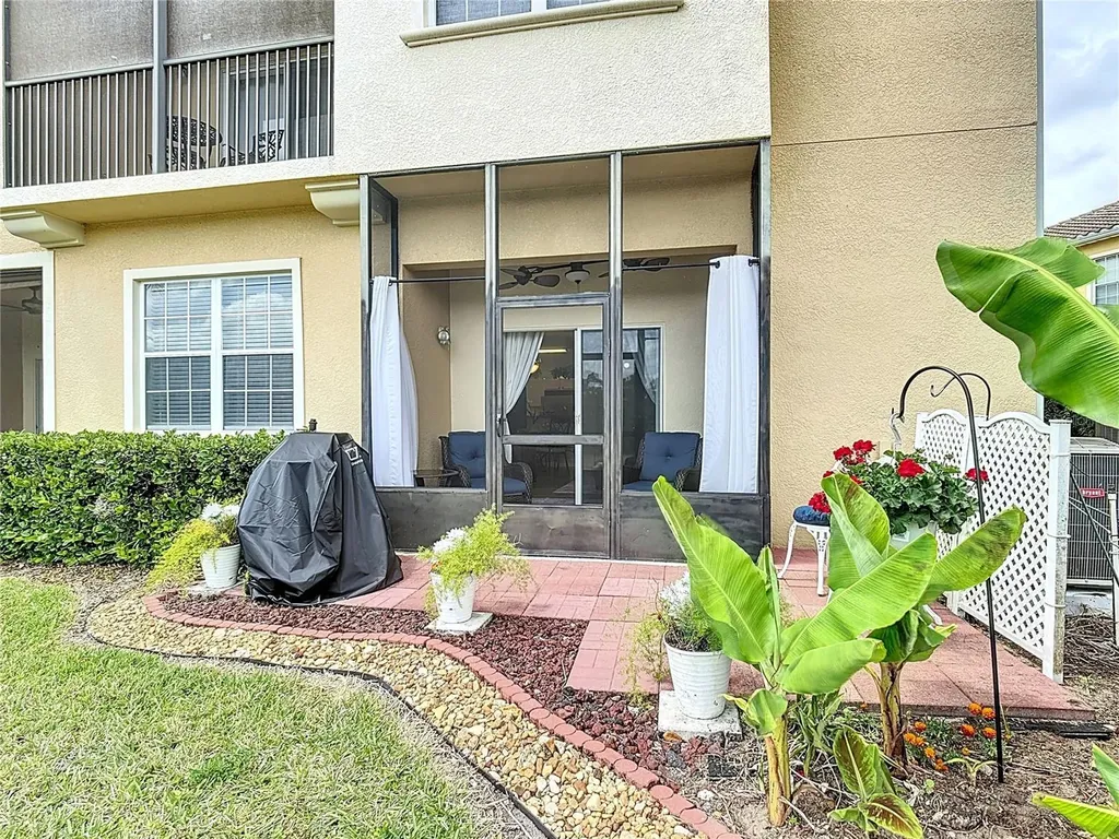 2833 Oakwater Drive Kissimmee FL 34747