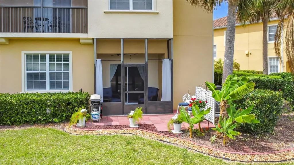 2833 Oakwater Drive Kissimmee FL 34747
