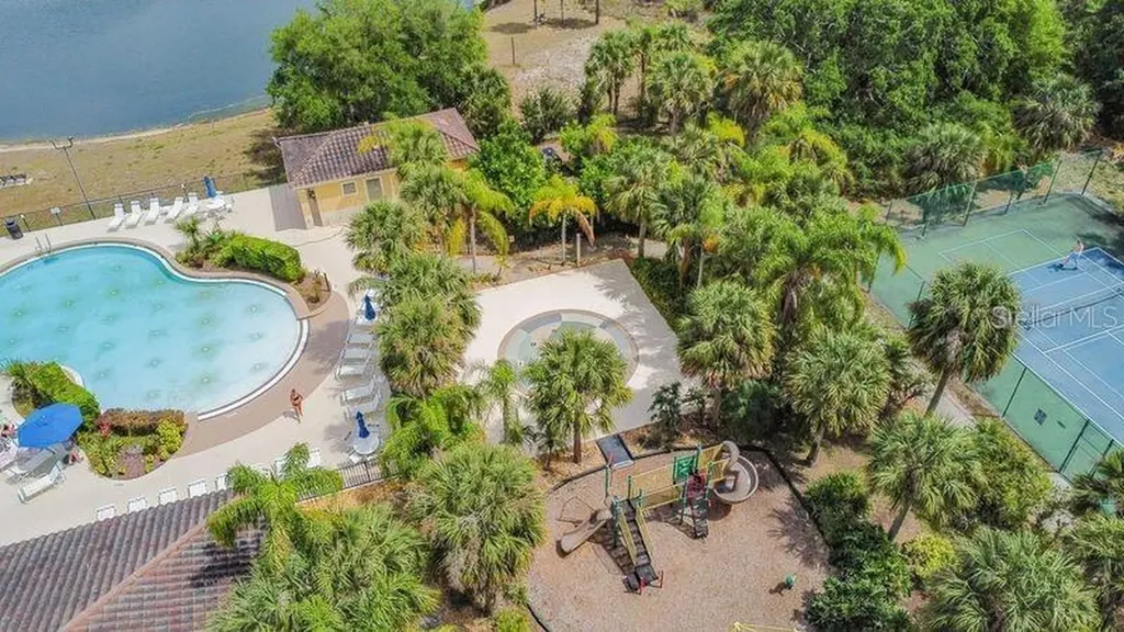 2833 Oakwater Drive Kissimmee FL 34747