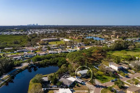 346 80th Avenue NE St Petersburg FL 33702