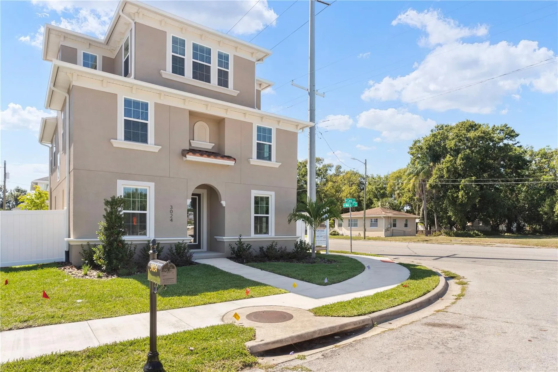 3024 W Cass Street Tampa FL 33609