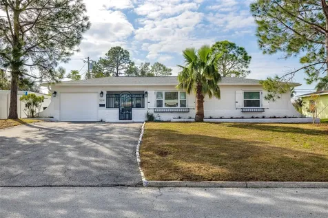 5214 25th Avenue N St Petersburg FL 33710