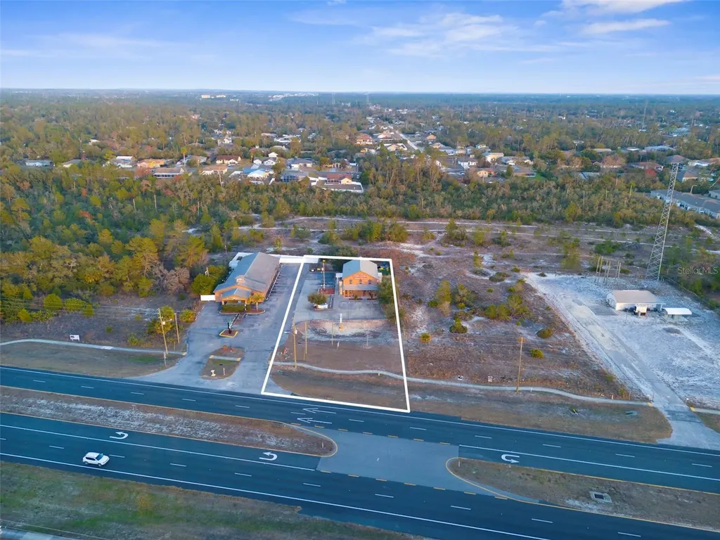 7044 Commercial Way Weeki Wachee FL 34613
