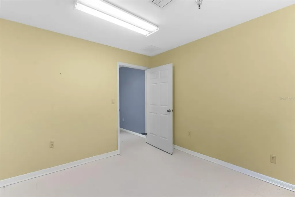 7044 Commercial Way Weeki Wachee FL 34613