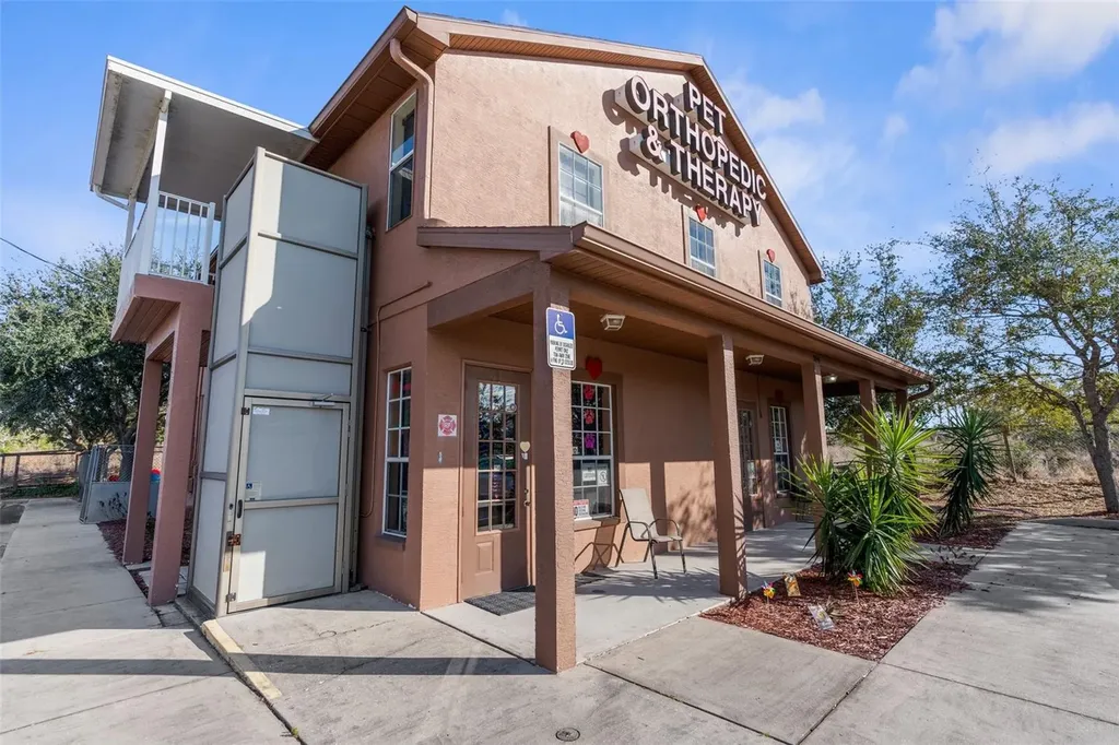 7044 Commercial Way Weeki Wachee FL 34613