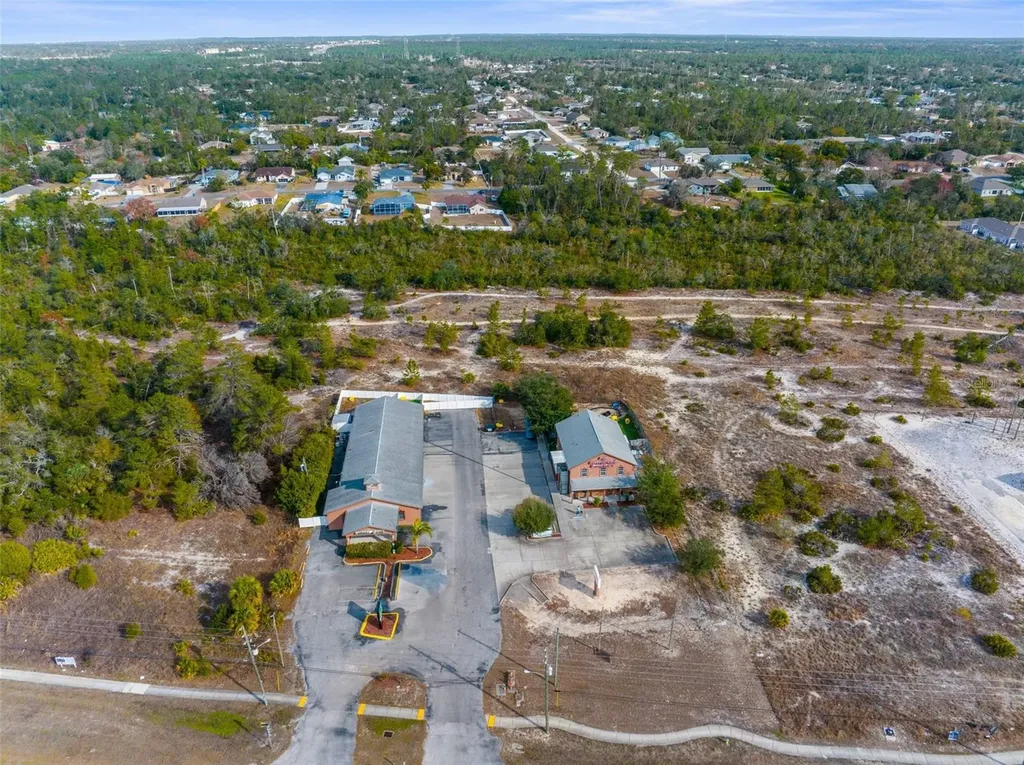 7044 Commercial Way Weeki Wachee FL 34613