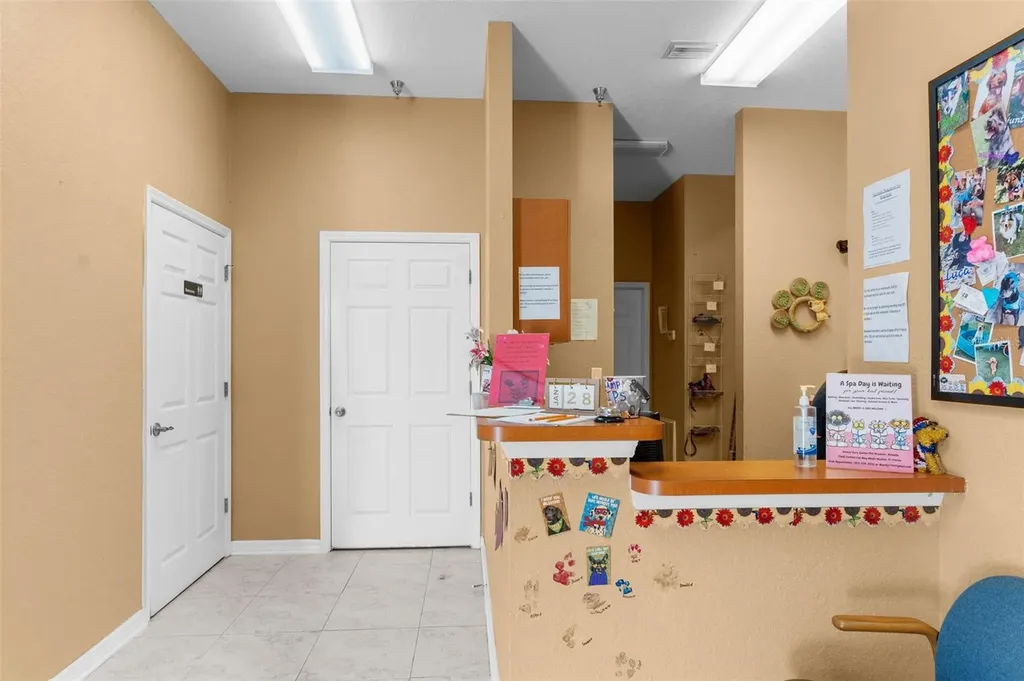 7044 Commercial Way Weeki Wachee FL 34613
