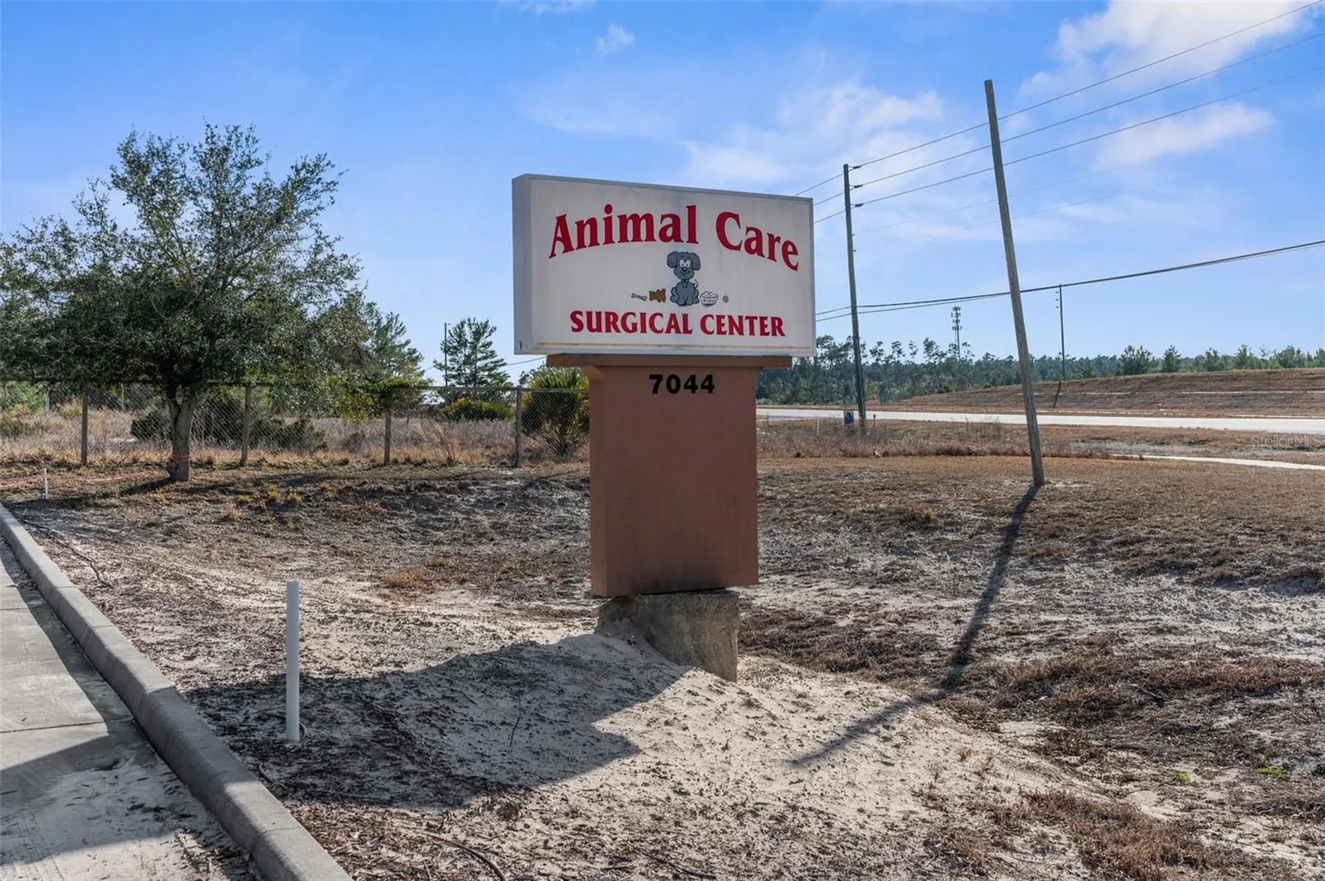 7044 Commercial Way Weeki Wachee FL 34613