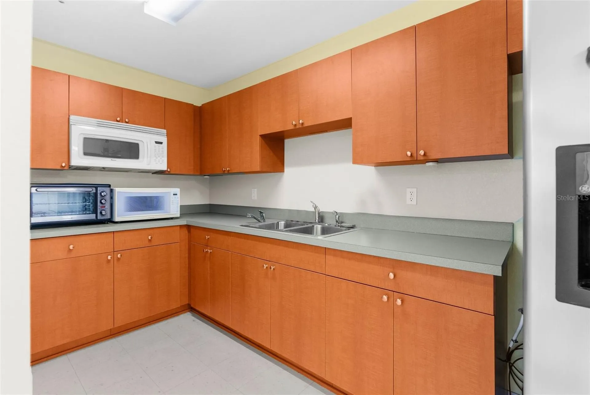 7044 Commercial Way Weeki Wachee FL 34613