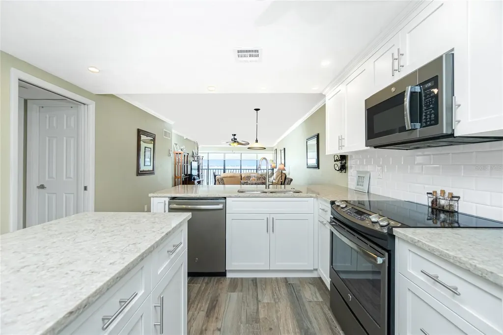 1591 Beach Road Englewood FL 34223