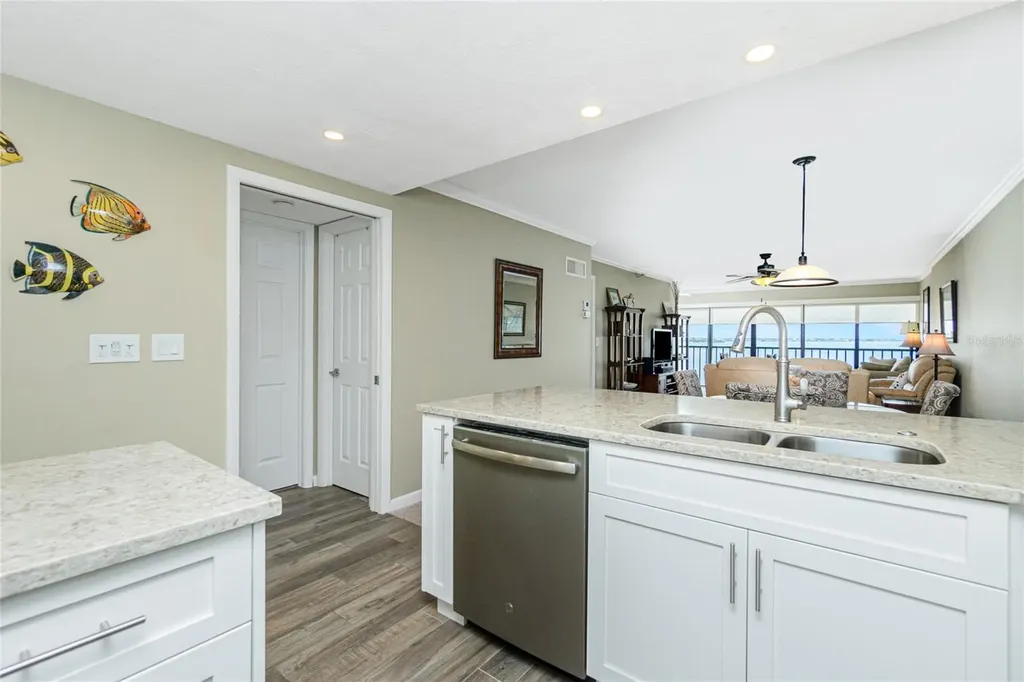 1591 Beach Road Englewood FL 34223