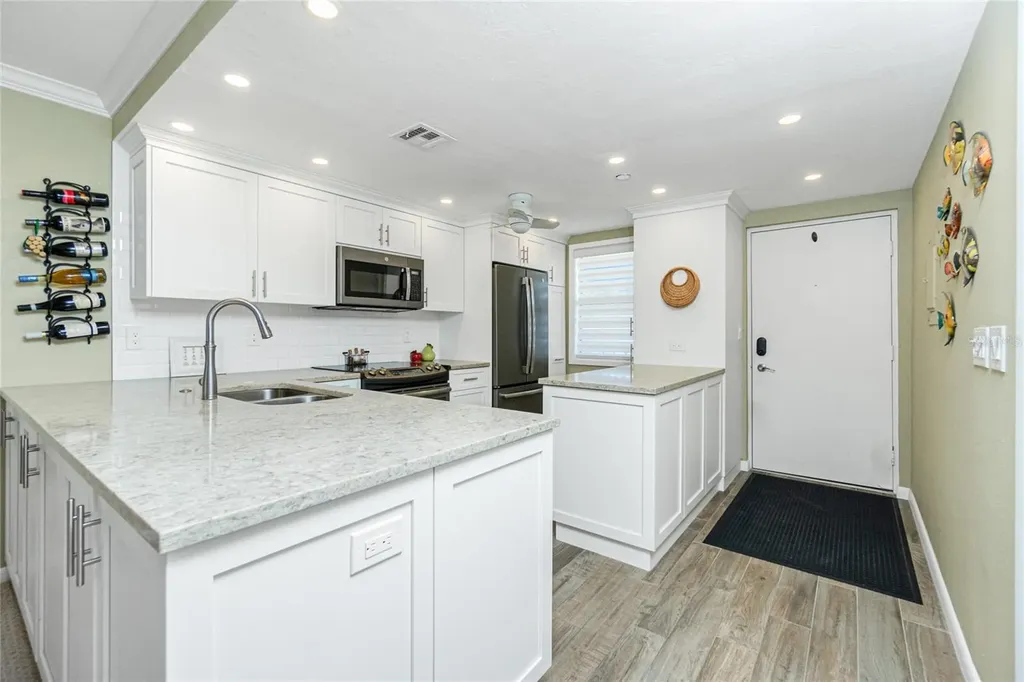 1591 Beach Road Englewood FL 34223