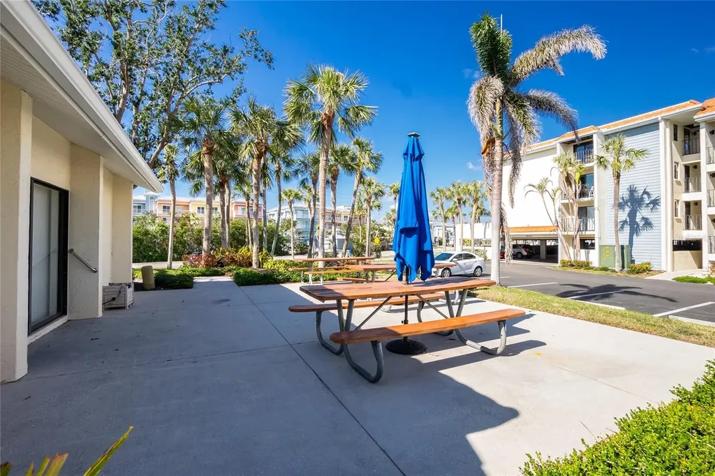 1591 Beach Road Englewood FL 34223