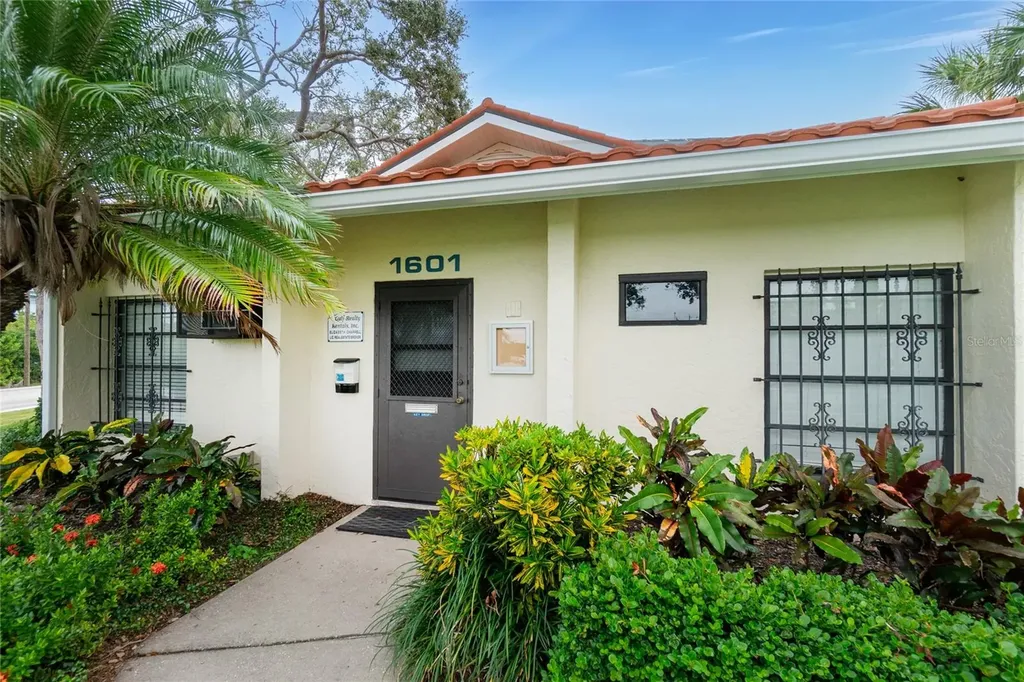 1591 Beach Road Englewood FL 34223