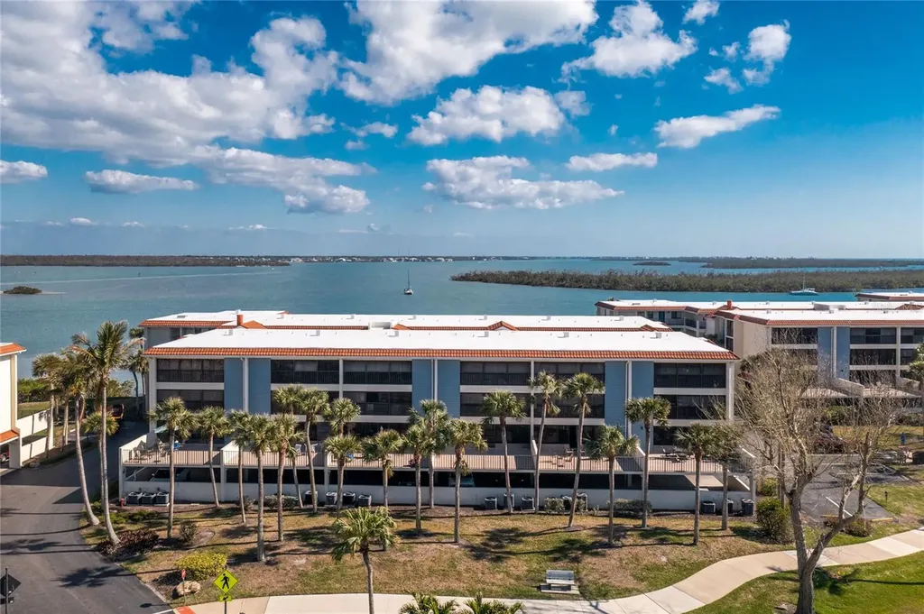 1651 Beach Road Englewood FL 34223