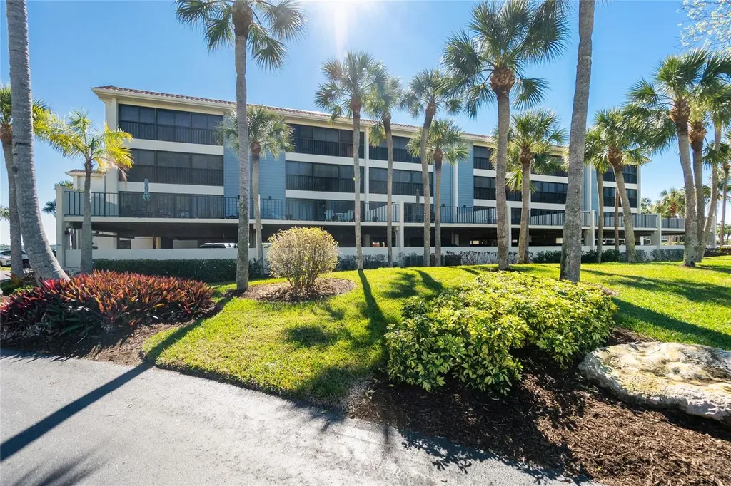 1651 Beach Road Englewood FL 34223