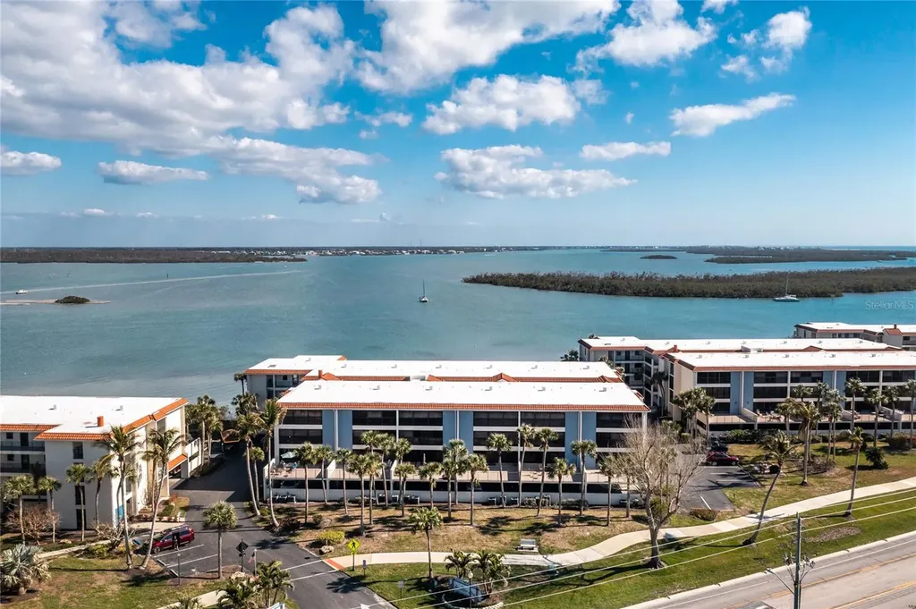 1651 Beach Road Englewood FL 34223