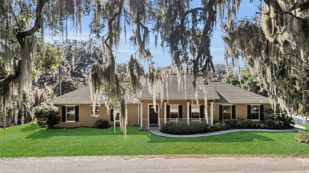 12854 SE 118th Terrace Ocklawaha FL 32179