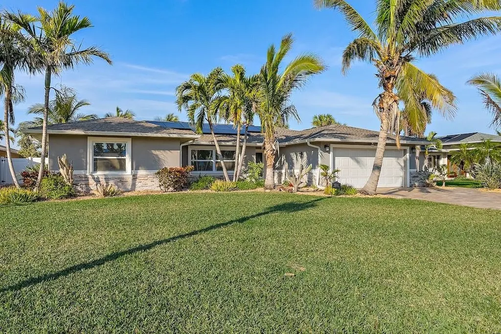 8017 13th Avenue S St Petersburg FL 33707