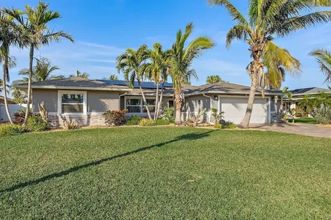 8017 13th Avenue S St Petersburg FL 33707