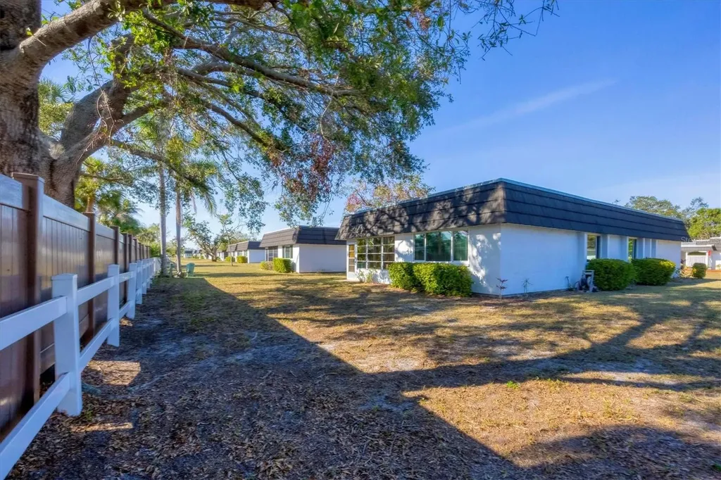 3990 Overlook Bend Sarasota FL 34232