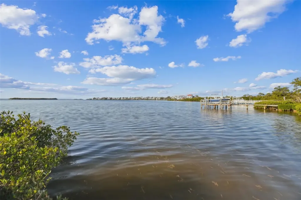 1640 Sea Breeze Drive Tarpon Springs FL 34689