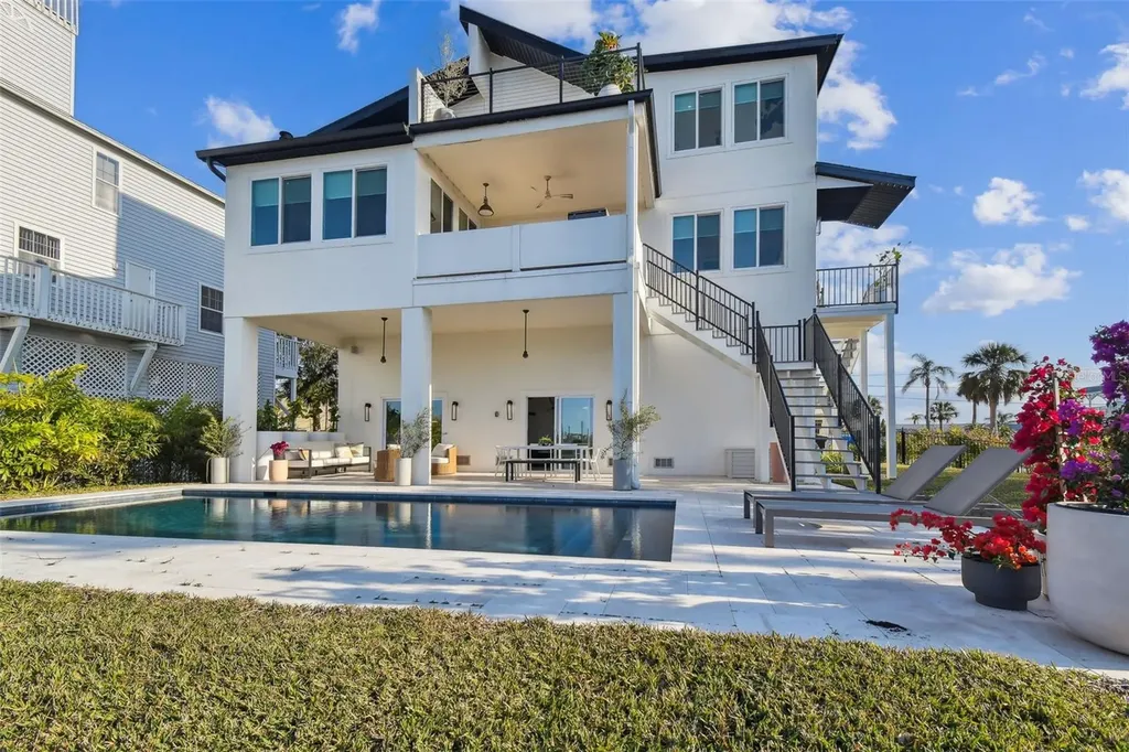 1640 Sea Breeze Drive Tarpon Springs FL 34689