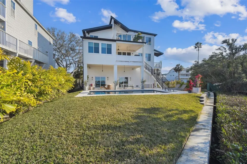 1640 Sea Breeze Drive Tarpon Springs FL 34689
