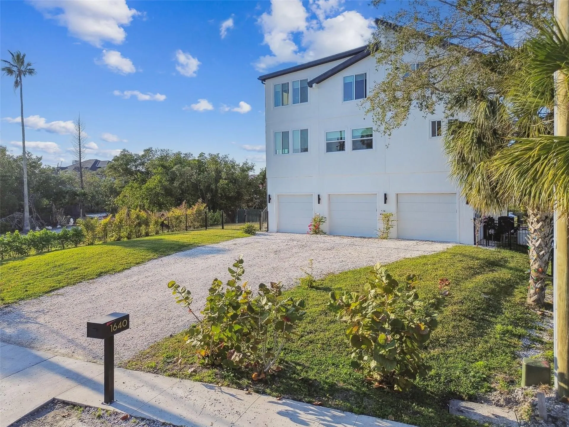 1640 Sea Breeze Drive Tarpon Springs FL 34689