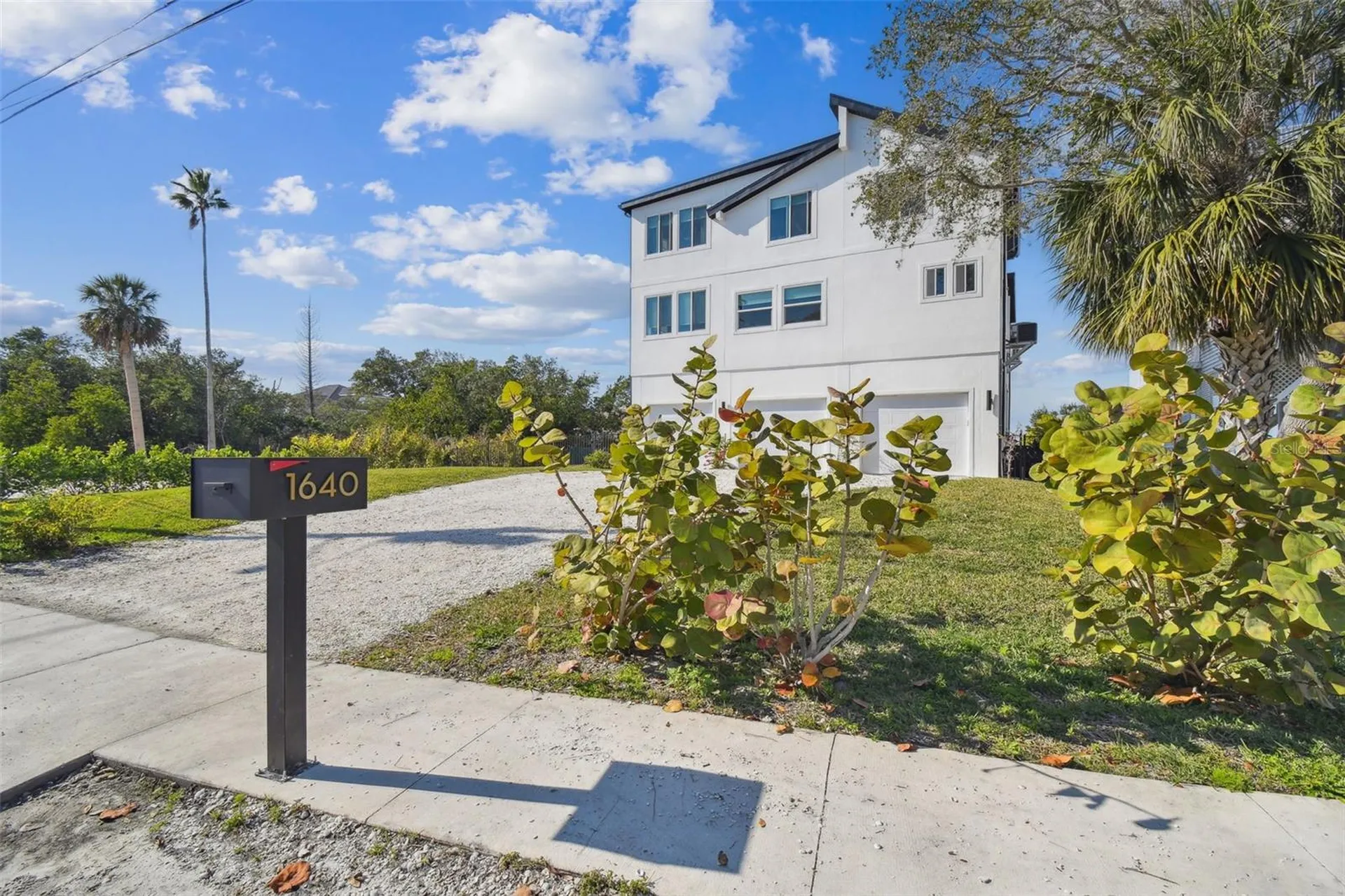 1640 Sea Breeze Drive Tarpon Springs FL 34689