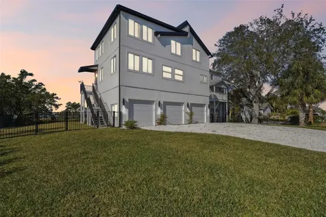 1640 Sea Breeze Drive Tarpon Springs FL 34689