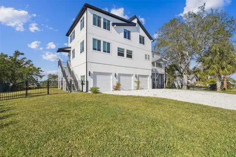 1640 Sea Breeze Drive Tarpon Springs FL 34689