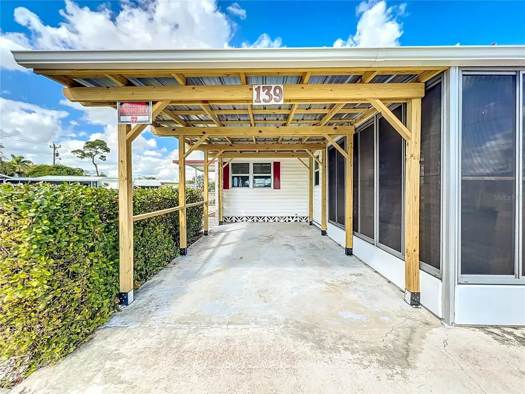139 Gaslight Avenue North Fort Myers FL 33917