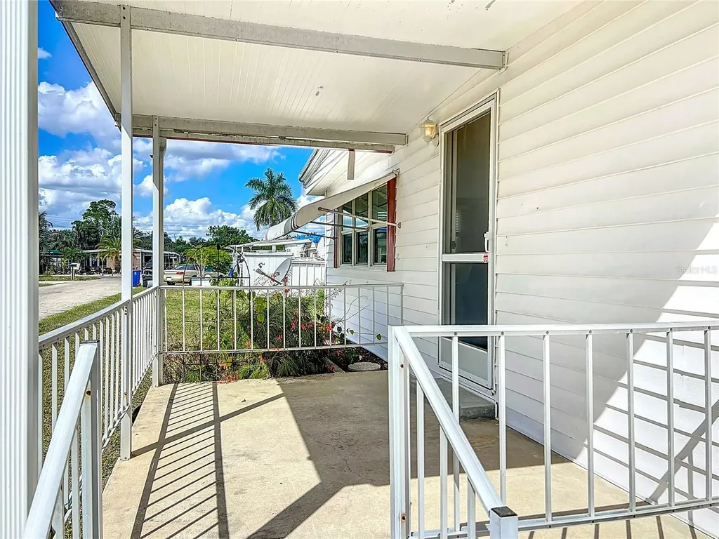139 Gaslight Avenue North Fort Myers FL 33917