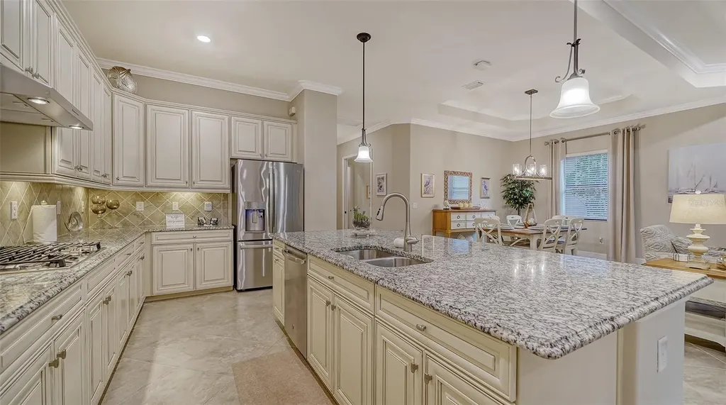 17467 Hickok Belt Loop Lakewood Ranch FL 34211