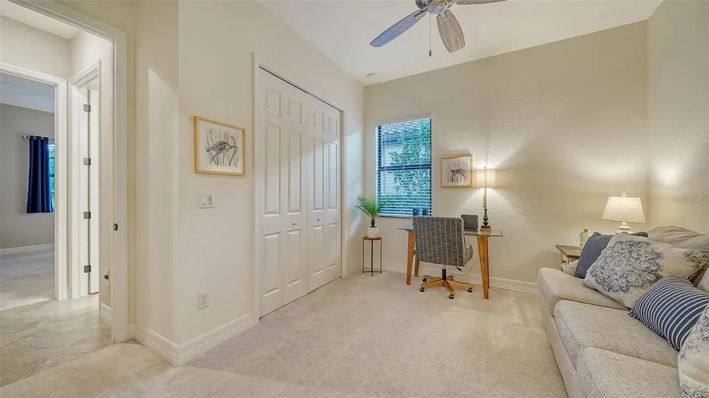 17467 Hickok Belt Loop Lakewood Ranch FL 34211