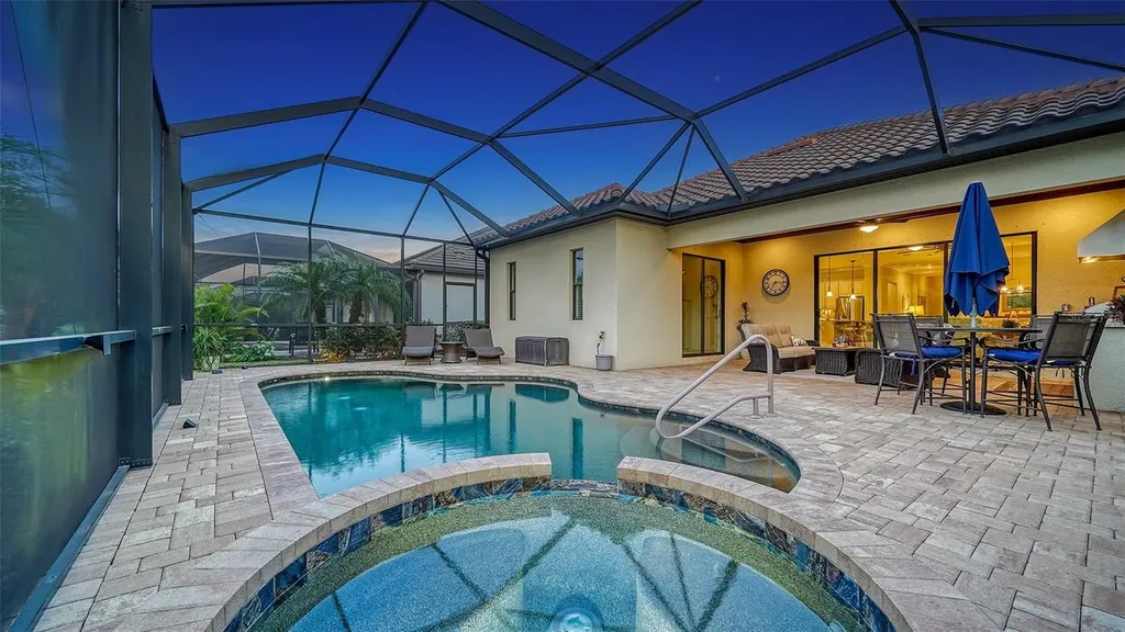 17467 Hickok Belt Loop Lakewood Ranch FL 34211