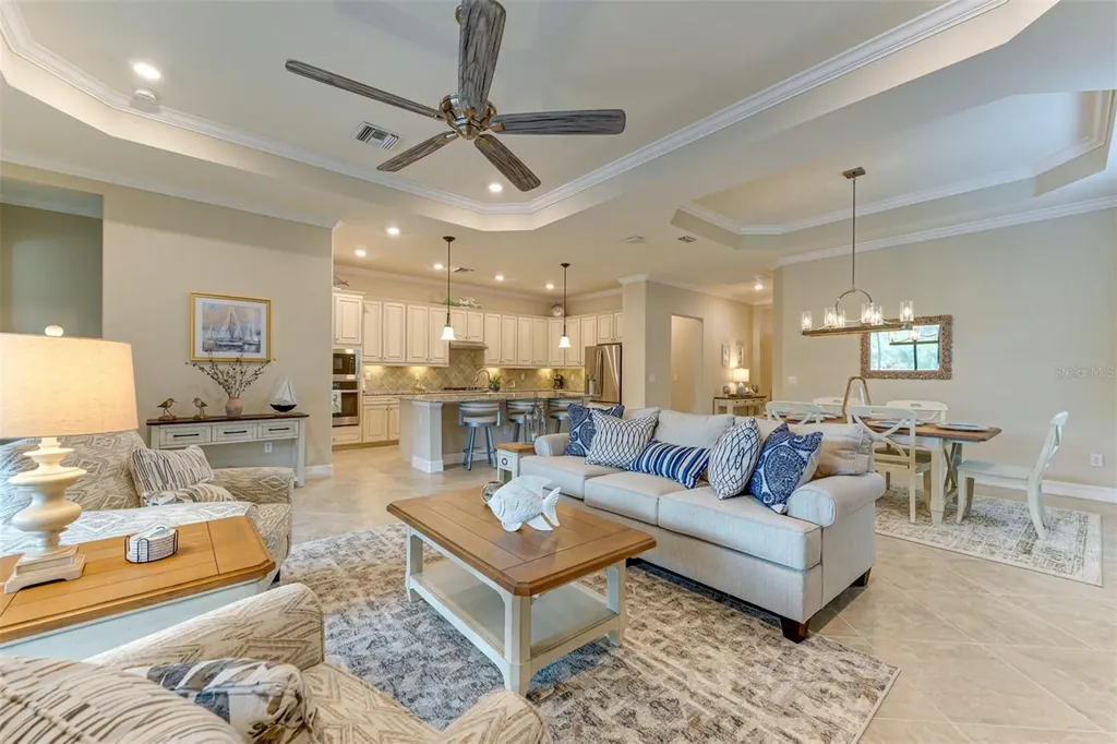 17467 Hickok Belt Loop Lakewood Ranch FL 34211