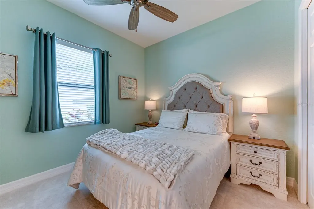 17467 Hickok Belt Loop Lakewood Ranch FL 34211