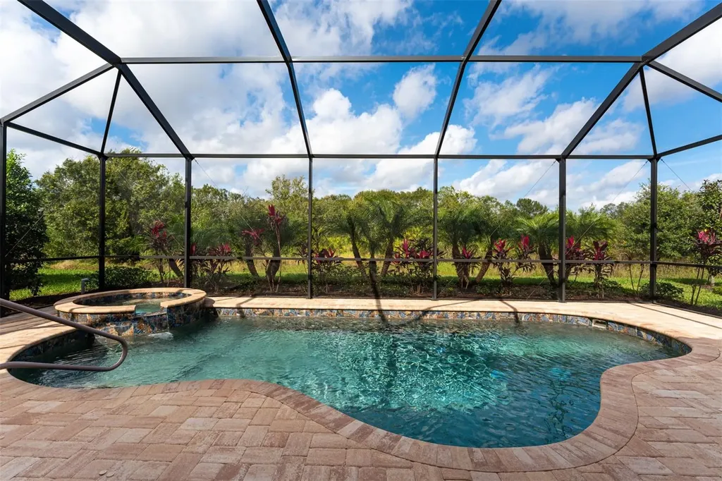 17467 Hickok Belt Loop Lakewood Ranch FL 34211