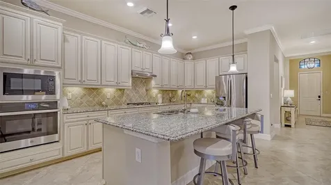 17467 Hickok Belt Loop Lakewood Ranch FL 34211