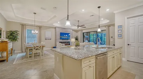 17467 Hickok Belt Loop Lakewood Ranch FL 34211
