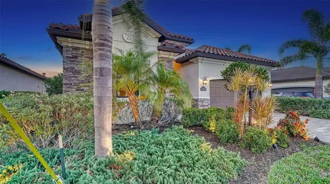 17467 Hickok Belt Loop Lakewood Ranch FL 34211