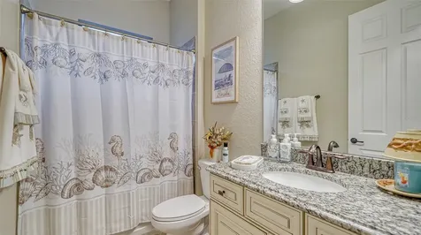 17467 Hickok Belt Loop Lakewood Ranch FL 34211