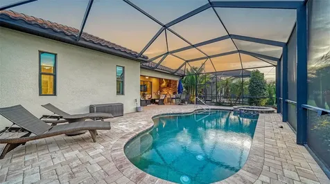 17467 Hickok Belt Loop Lakewood Ranch FL 34211