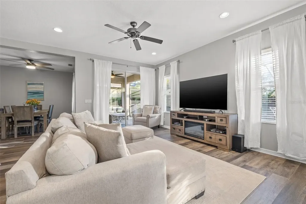 4509 Golden Gate Cove Bradenton FL 34211