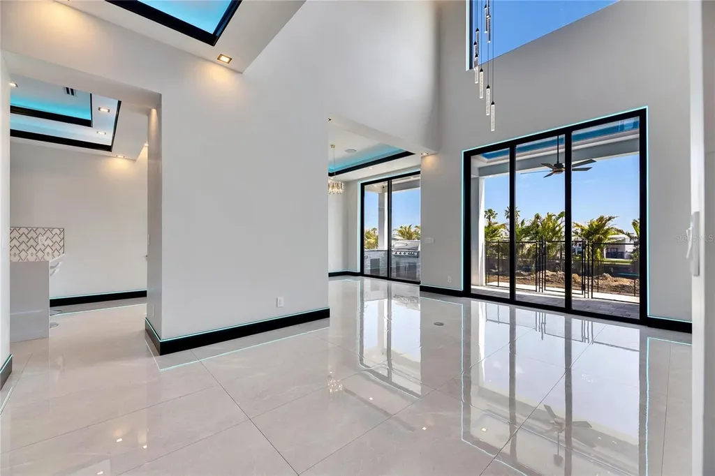 6538 Simone Shores Circle Apollo Beach FL 33572